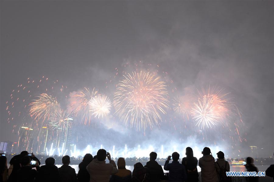 CHINA-CHANGSHA-FIREWORKS-NEW YEAR(CN)