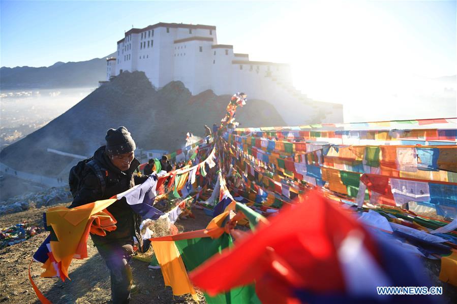 CHINA-XIGAZE-NEW YEAR-PRAYER FLAG (CN)