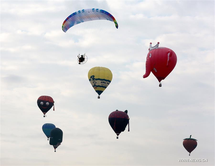 PHILIPPINES-PAMPANGA-HOT AIR BALLOON