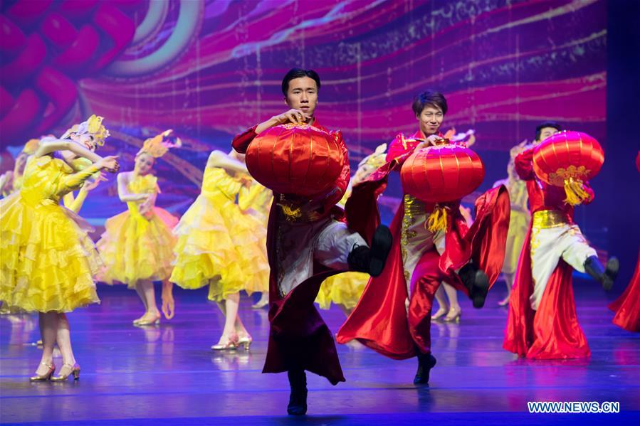 CHINA-MACAO-SPRING GALA (CN)