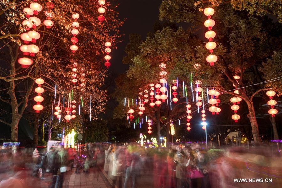 CHINA-WUHAN-LANTERN (CN)