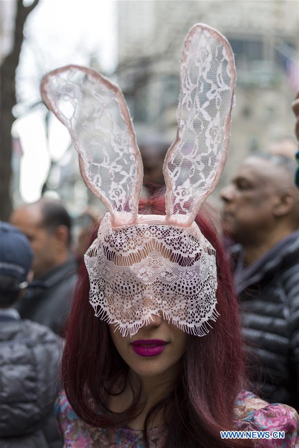 U.S.-NEW YORK-EASTER-BONNET-PARADE