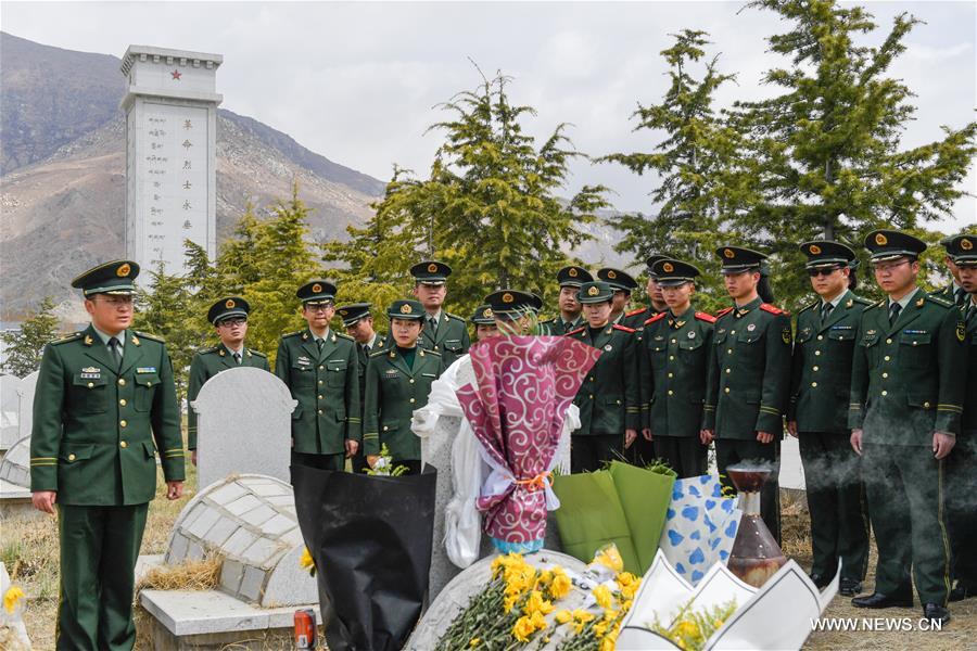 CHINA-QINGMING FESTIVAL-MOURNING (CN)