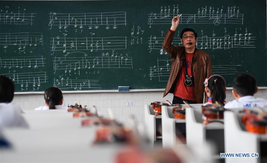 CHINA-JIANGSU-HUANGQIAO-VIOLIN-MANUFACTURE (CN)