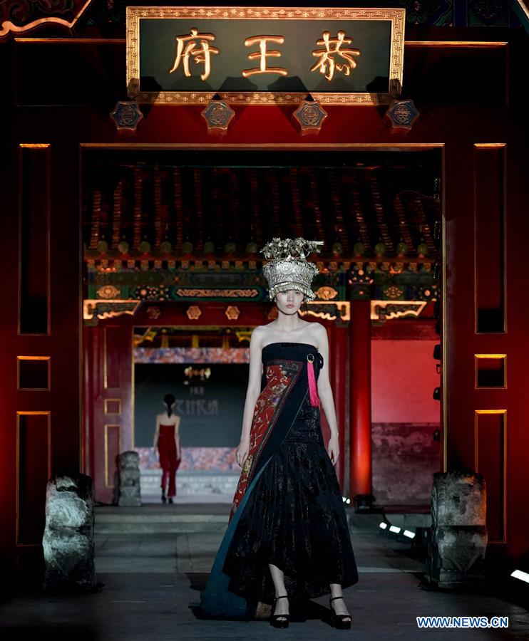 CHINA-BEIJING-PRINCE GONG'S MANSION-FASHION SHOW (CN)