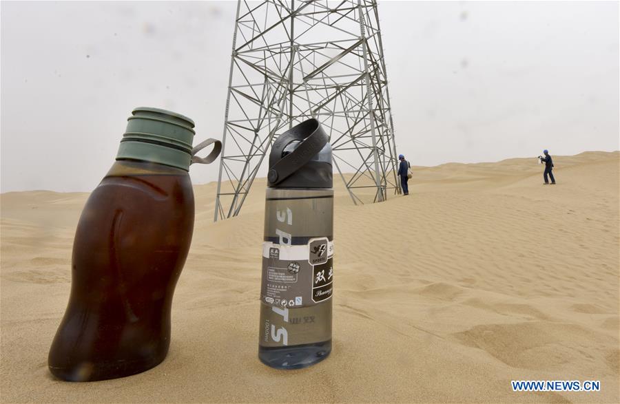 CHINA-XINJIANG-TAKLIMAKAN DESERT-POWER LINE (CN)