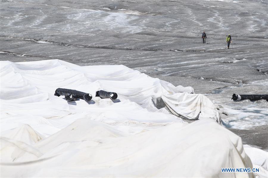 SWITZERLAND-FURKA PASS-RHONE GLACIER-MELTING