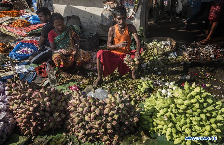 INDIA-KOLKATA-FLOWER MARKET