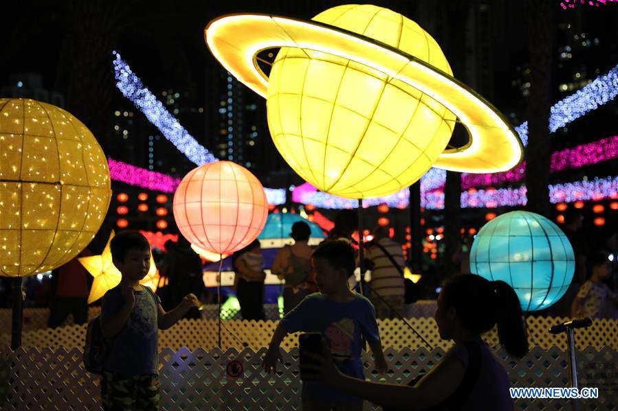 CHINA-HONG KONG-MID-AUTUMN FESTIVAL-LANTERNS (CN)