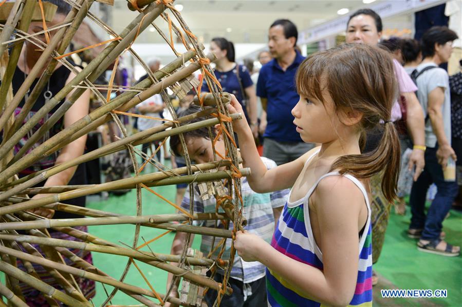 LAOS-VIENTIANE-HANDICRAFT-FESTIVAL