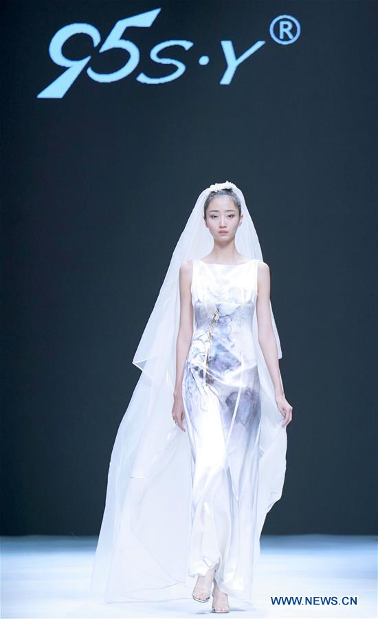 CHINA-BEIJING-FASHION WEEK (CN)