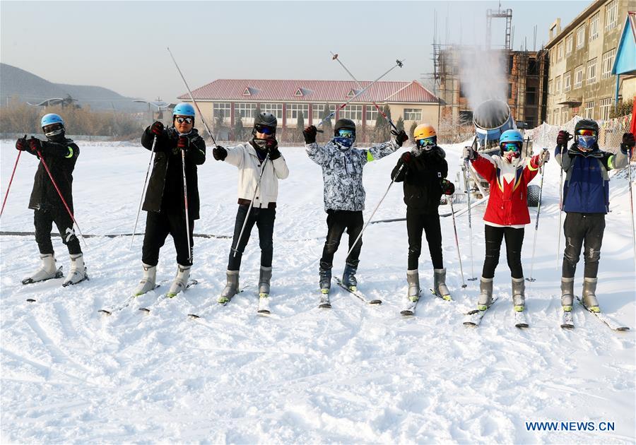 CHINA-HEBEI-SKI FIELD-SNOW MAKER (CN)