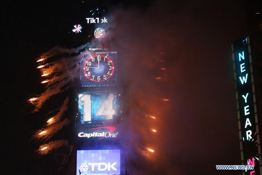 Xinhua Headlines: With varied fireworks and shared wishes, world expecting a better new year