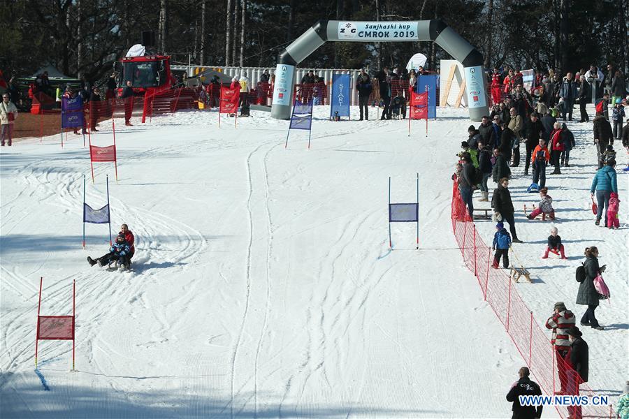 (SP)CROATIA-ZAGREB-SLEDDING RACE-CHILDREN