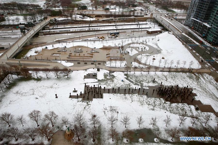 U.S.-CHICAGO-SPRING SNOW