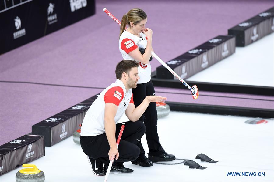 (SP)CHINA-BEIJING-CURLING-WCF WORLD CUP GRAND FINAL-DAY 1