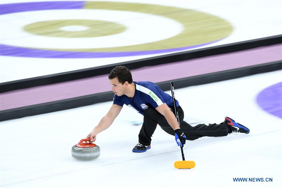 (SP)CHINA-BEIJING-CURLING-WCF WORLD CUP GRAND FINAL-DAY 2