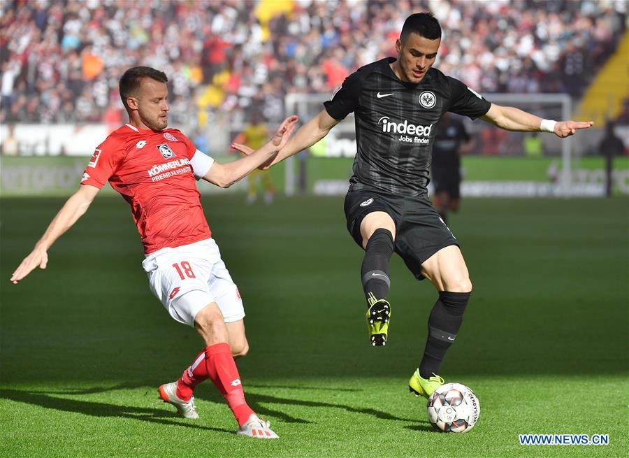 (SP)GERMANY-FRANKFURT-SOCCER-BUNDESLIGA-FRANKFURT VS MAINZ