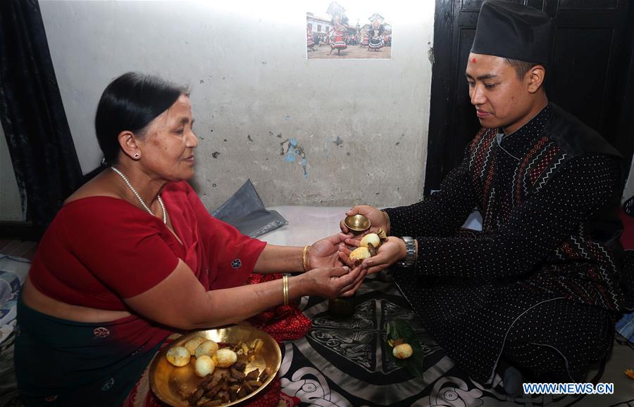 (CDAC)NEPAL-BHAKTAPUR-YOUNG NEPALI PHOTOGRAPHER