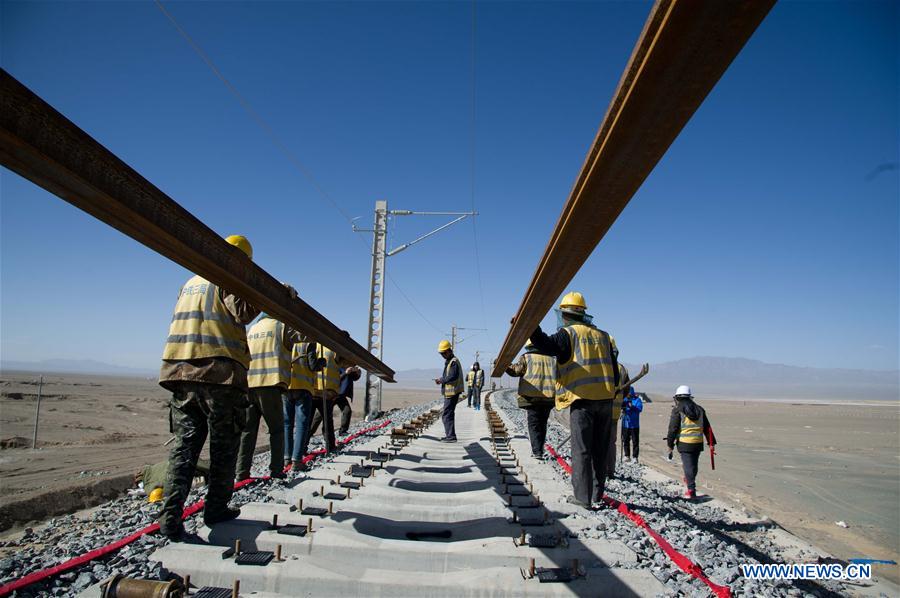 #CHINA-GANSU-JIUQUAN-RAILWAY-TRACK LAYING (CN)