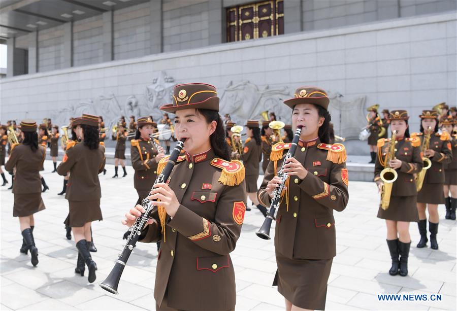 DPRK-PYONGYANG-XI JINPING-PEOPLE-WELCOME