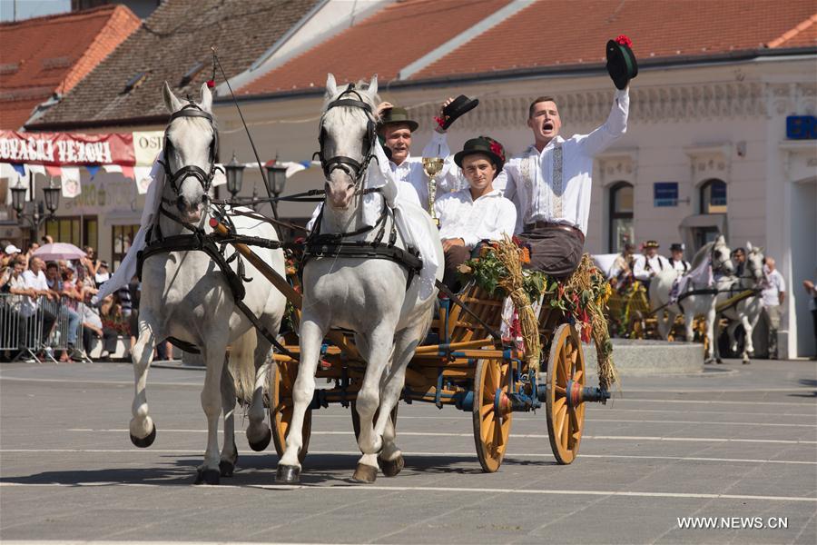 CROATIA-DAKOVO-FOLKLORE-FESTIVAL