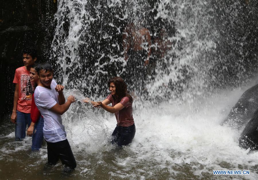 NEPAL-BHAKTAPUR-WATERFALL FUN