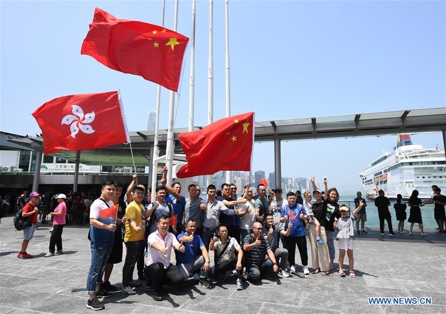 CHINA-HONG KONG-REVERENCE TO CHINESE NATIONAL FLAG-RALLY (CN)