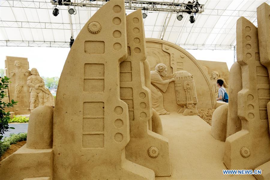 SINGAPORE-SENTOSA-SANDSATION