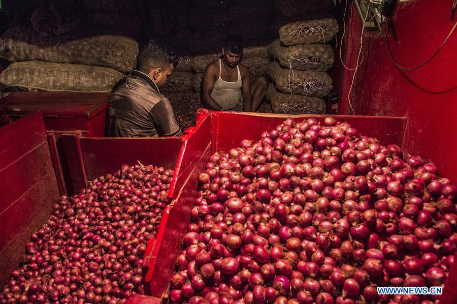 INDIA-KOLKATA-ONION PRICE HIKE