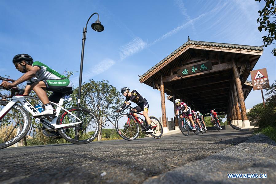 (SP)CHINA-WUHAN-7TH MILITARY WORLD GAMES-CYCLING ROAD