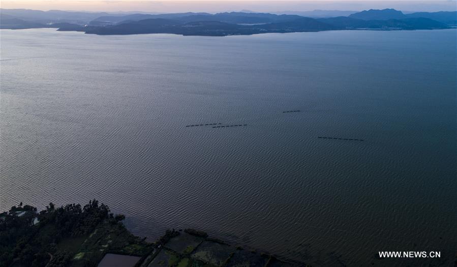 CHINA-YUNNAN-KUNMING-DIANCHI LAKE-SCENERY (CN)