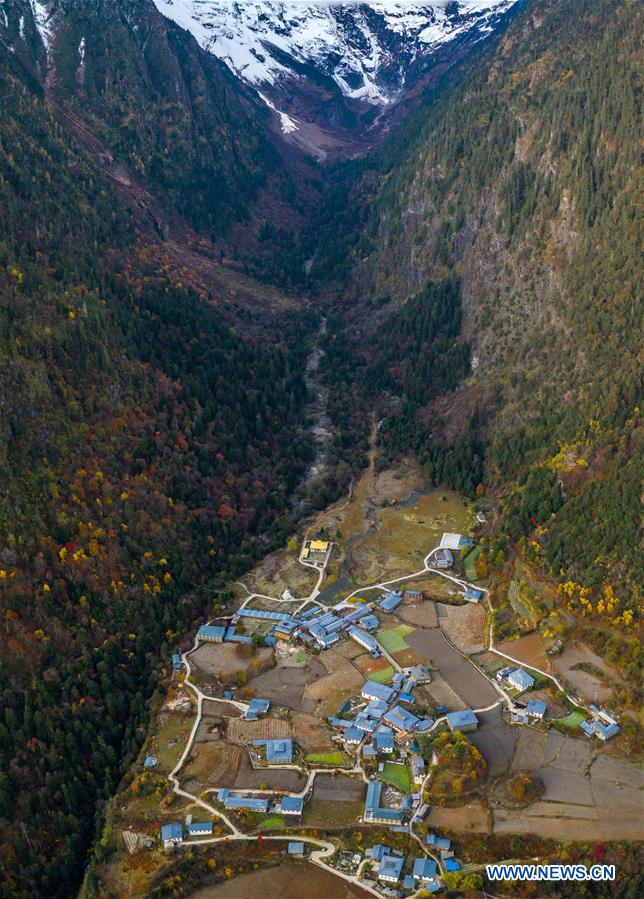 CHINA-YUNNAN-DEQEN-YUBENG VILLAGE-SCENERY (CN)