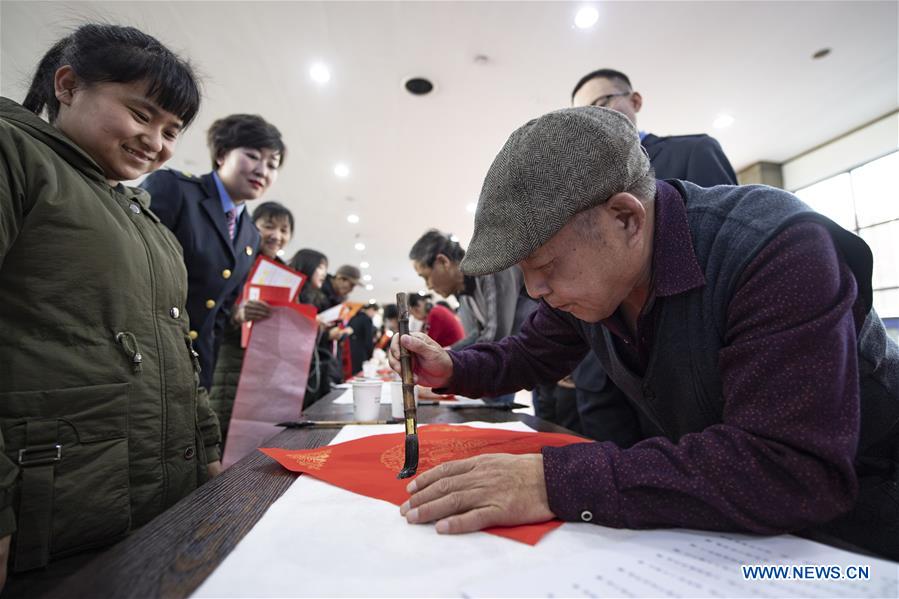 CHINA-SPRING FESTIVAL-TRAVEL RUSH-SERVICE STAFF (CN)