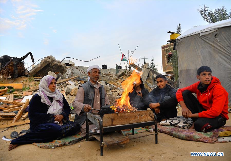 MIDEAST-GAZA-AIR STRIKE-HOMELESS