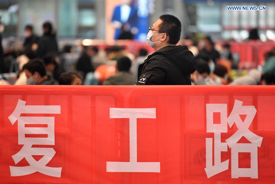 CHINA-XI'AN-SPECIAL TRAIN-RETURNING TO WORK (CN)