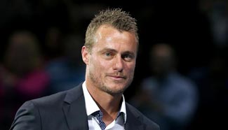 Hewitt presents ATP Roll of Honor Award during World Tour Finals