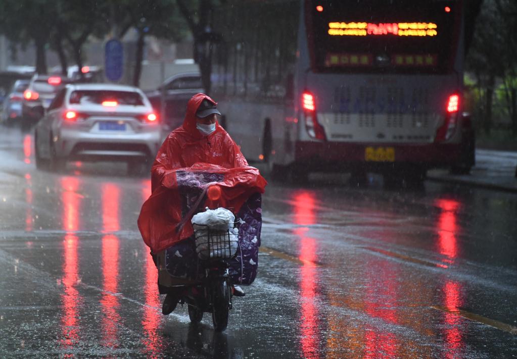 北京迎来强降雨