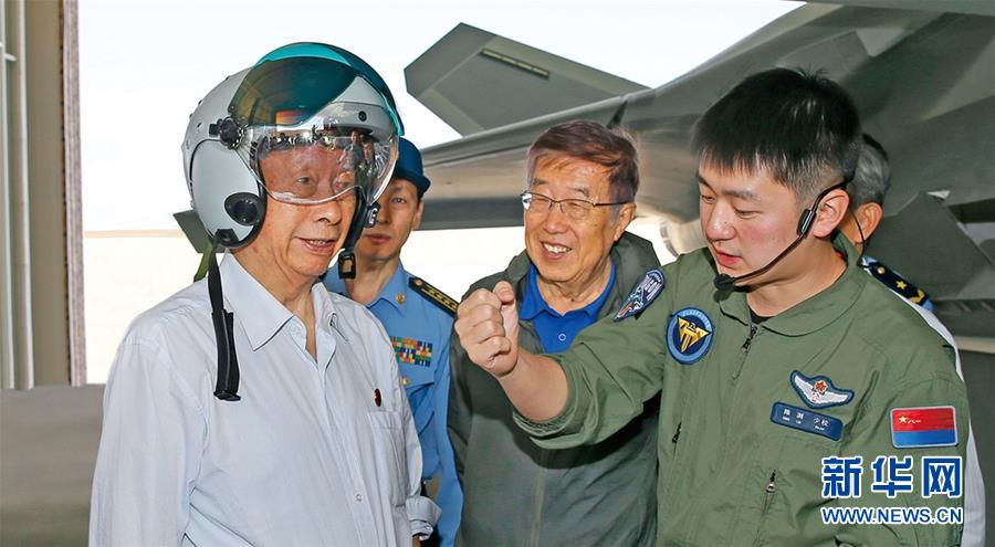 （人民空軍70年·圖文互動(dòng)）（4）我愛祖國的藍(lán)天——空軍強(qiáng)軍主題紀(jì)念封8張“同框照”背后的故事 