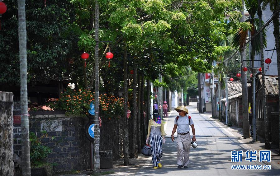 （新华全媒头条·走向我们的小康生活·图文互动）（12）留住乡愁留住美——千村竞秀缀琼州