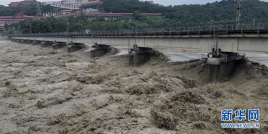 （防汛抗洪·图文互动）（2）洪水袭击宝成铁路涪江大桥 超8100吨“重车压梁”护桥