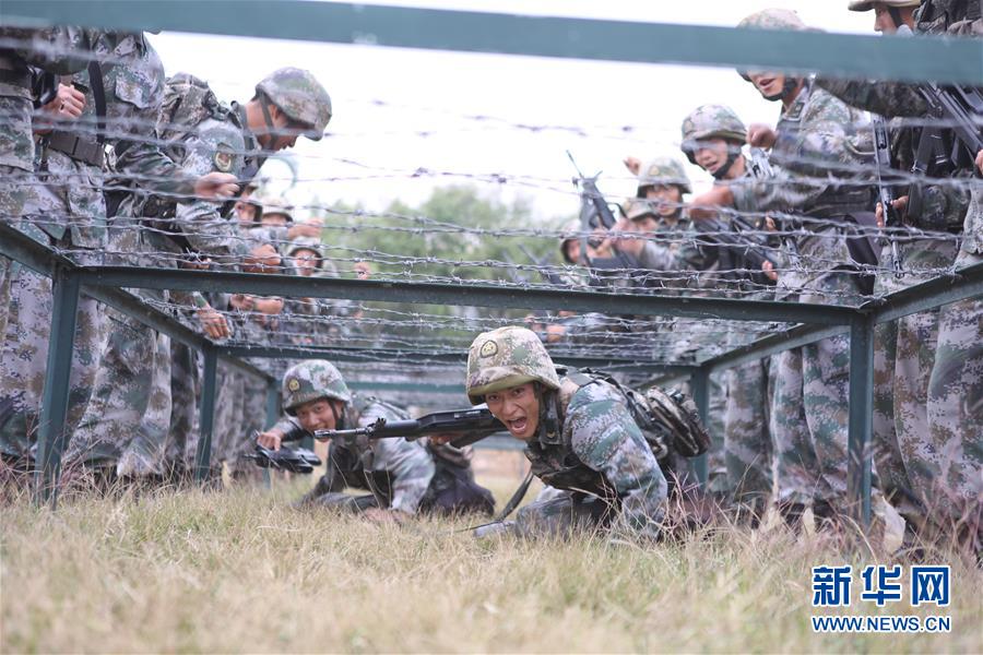 （在习近平强军思想指引下·我们在战位报告·图文互动）（3）千里移防，铁心跟党走——南部战区陆军第75集团军某红军旅政治建军、练兵备战记事