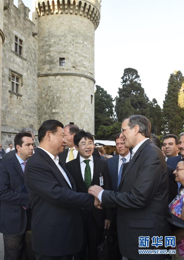 7月13日，国家主席习近平在希腊罗德岛会见希腊总理萨马拉斯。 新华社记者李学仁摄 