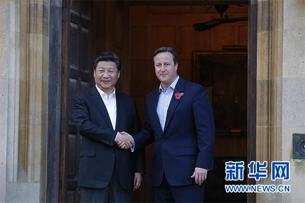 10月22日，国家主席习近平在契克斯首相乡间别墅同英国首相卡梅伦再次会晤。新华社记者 鞠鹏 摄