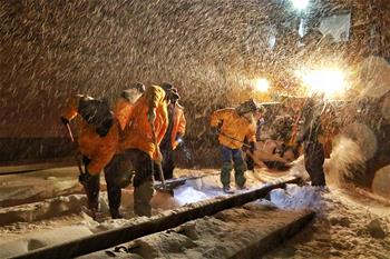 新疆多部門積極應對暴雪天氣