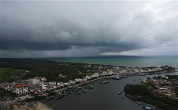 海南：渔船回港避台风